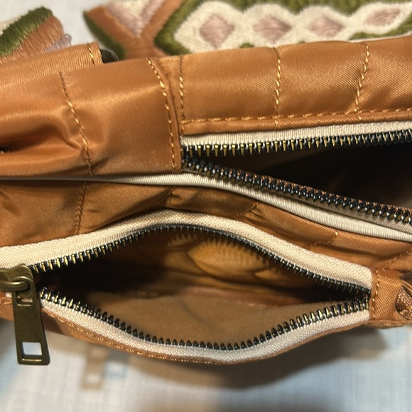 NWOT Maurices Stylish Tan Crossbody Bag - Picture 4 of 4